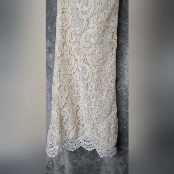 Small Lace Romper - Picture 4 of 7